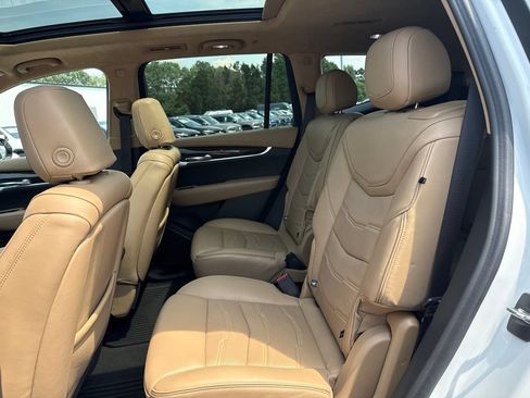 Used 2023 Cadillac XT6 Premium Luxury w/ Platinum Package AWD/4WD image 8