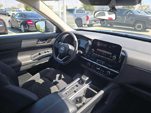 Used 2025 Nissan Pathfinder SV w/ Cargo Package FWD image 10