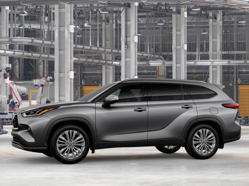 New 2026 Toyota Highlander Platinum AWD/4WD image 5