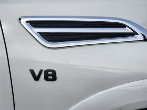 Used 2022 Nissan Armada SL w/ Midnight Edition Package image 7