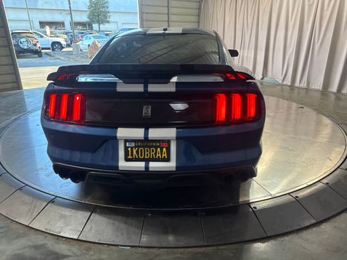 Used 2019 Ford Mustang Shelby GT350 w/ Technology Package RWD image 6