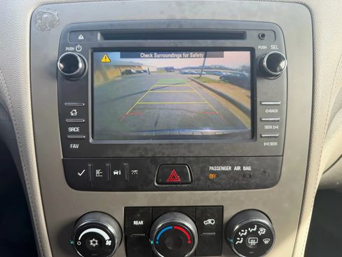 Used 2017 Chevrolet Traverse LS FWD image 24