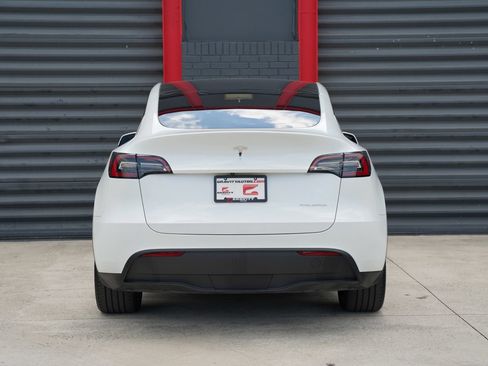 Used 2023 Tesla Model Y Long Range AWD/4WD image 10
