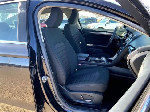 Certified 2019 Ford Fusion SE image 8