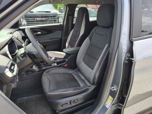 Used 2023 Chevrolet TrailBlazer LT FWD image 8