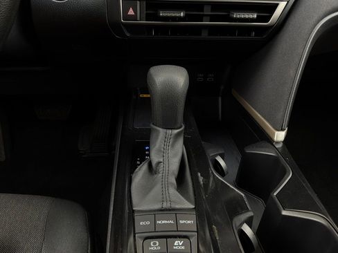 Used 2025 Toyota Camry LE FWD image 23