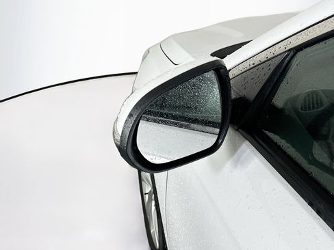 Used 2025 Buick Envista Preferred image 16