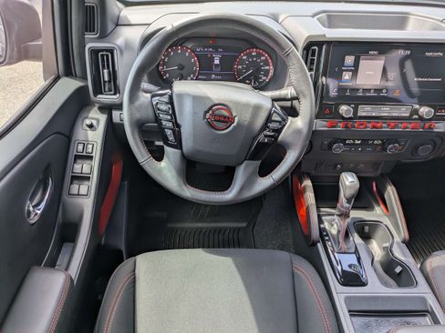 Used 2025 Nissan Frontier Pro-X w/ Black Accent Package RWD image 15