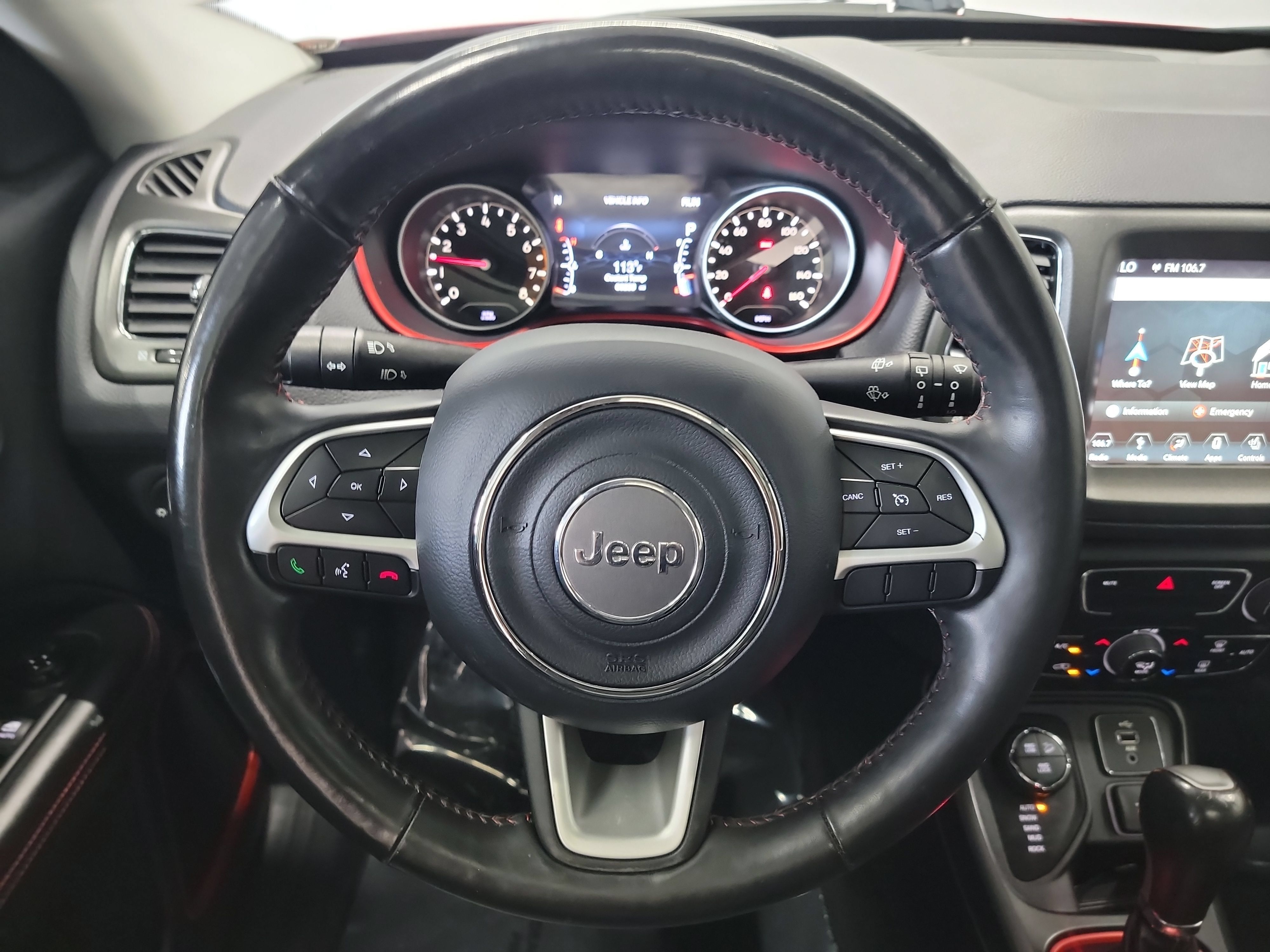 Used 2018 Jeep Compass Trailhawk w/ Leather Interior Group AWD/4WD image 17