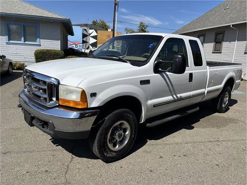 Used 1999 Ford F250 4x4 SuperCab Super Duty image 3