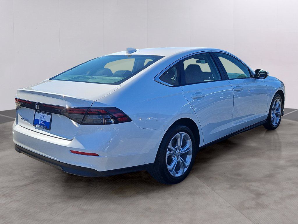 Certified 2025 Honda Accord LX image 4
