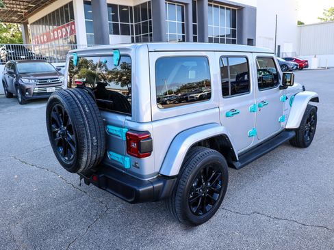 Used 2022 Jeep Wrangler Unlimited Sahara image 7