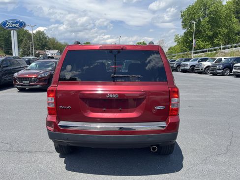 Used 2017 Jeep Patriot High Altitude AWD/4WD image 5