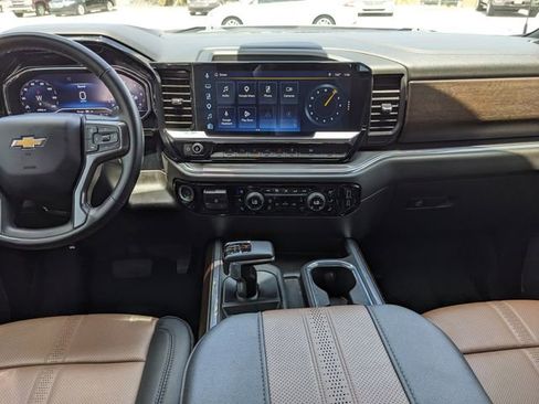 Used 2025 Chevrolet Silverado 1500 High Country w/ High Country Premium Package AWD/4WD image 13