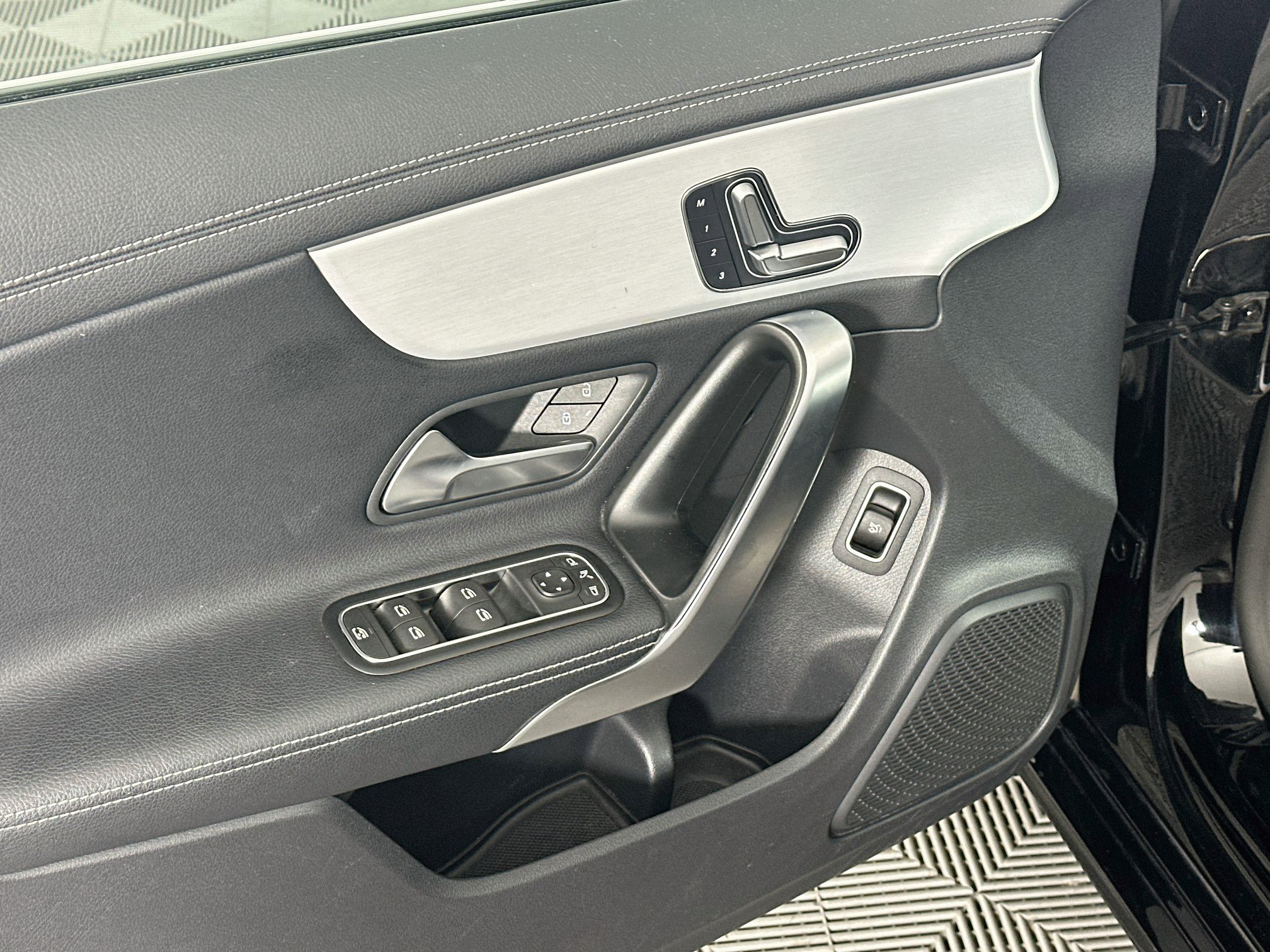 Used 2025 Mercedes-Benz CLA 250 image 15