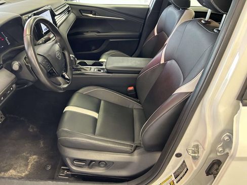 Certified 2025 Toyota Camry SE FWD image 15