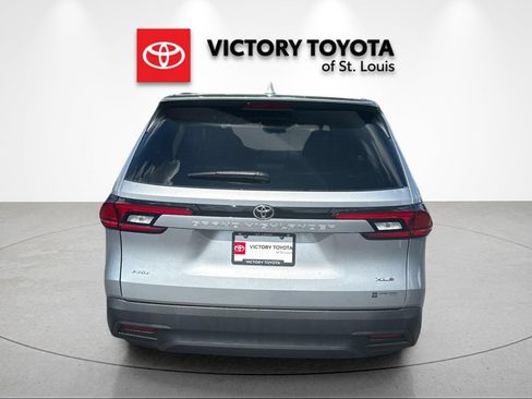 Used 2026 Toyota Grand Highlander AWD image 4
