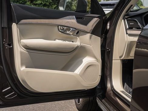 Certified 2024 Volvo XC90 B6 Plus w/ Protection Package Premier AWD/4WD image 38