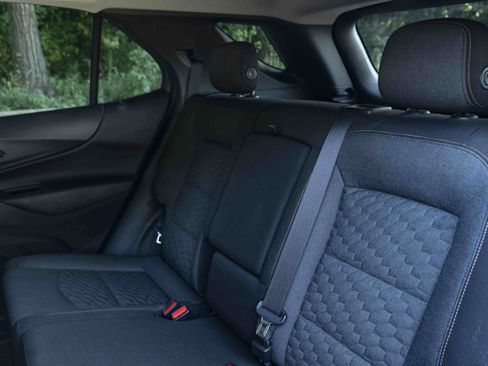 Used 2018 Chevrolet Equinox LT FWD image 18