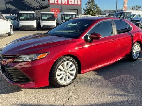 Used 2019 Toyota Camry LE w/ Convenience Package image 4