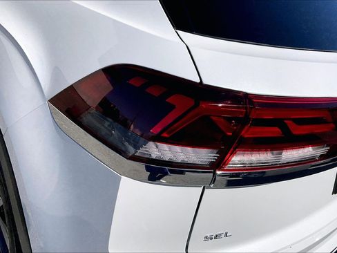 Certified 2024 Volkswagen Atlas Cross Sport SEL Premium R-Line image 28