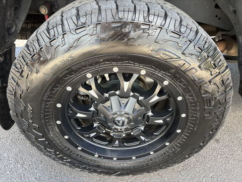 Used 2019 Toyota Tundra 1794 Edition AWD/4WD image 4