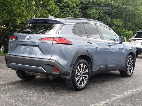 Used 2022 Toyota Corolla Cross XLE w/ Convenience Package AWD/4WD image 3