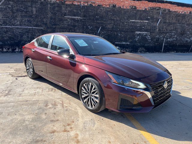 Used 2025 Nissan Altima 2.5 SV FWD image 8