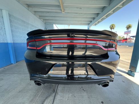 Used 2018 Dodge Charger R/T Scat Pack image 4