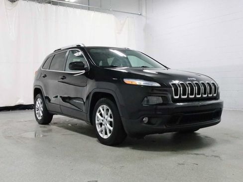 Used 2014 Jeep Cherokee Latitude w/ Cold Weather Group FWD image 14