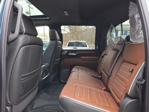 New 2026 GMC Sierra 3500 Denali Ultimate AWD/4WD image 10