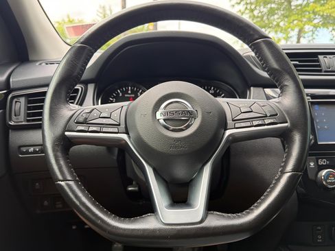 Used 2017 Nissan Rogue Sport SL AWD/4WD image 24