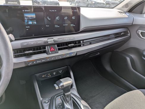 Used 2025 Kia K4 LXS image 21