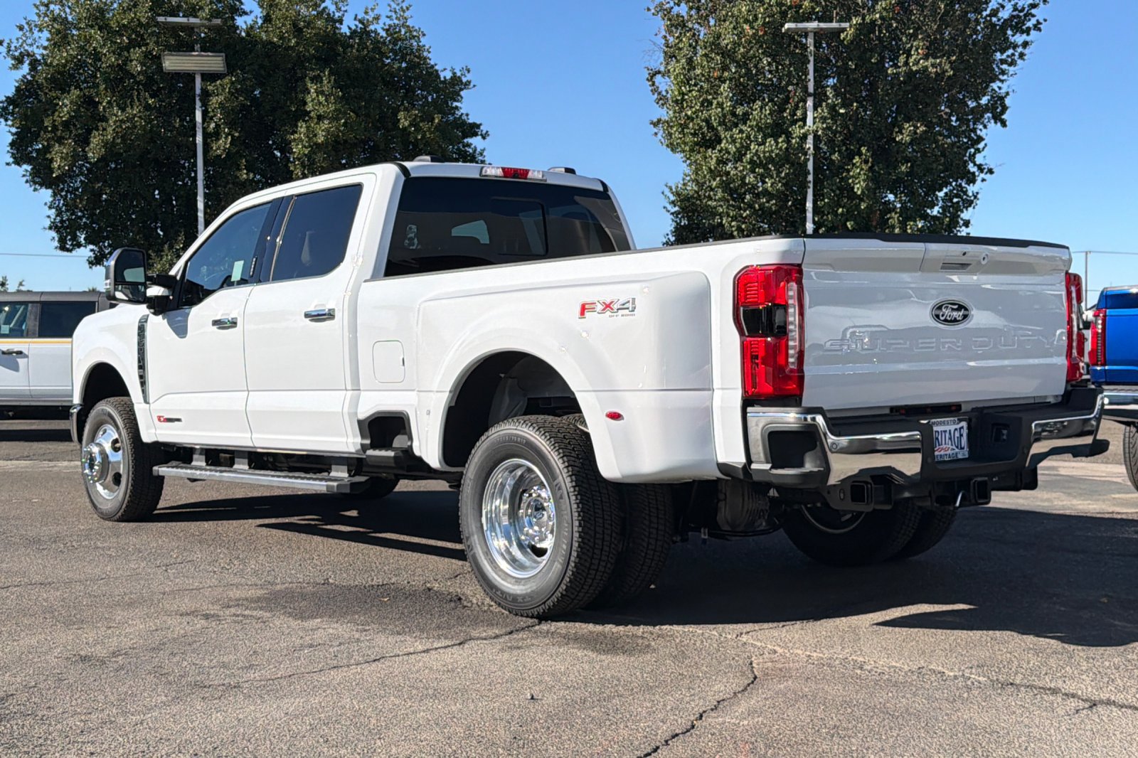 New 2027 Ford F350 Lariat w/ Lariat Premium Package AWD/4WD image 6