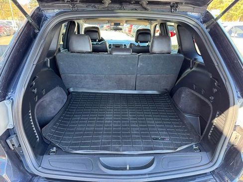 Used 2012 Jeep Grand Cherokee Laredo w/ Laredo E Group image 23