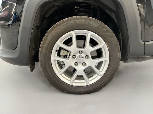 Used 2021 Jeep Renegade Latitude AWD/4WD image 29