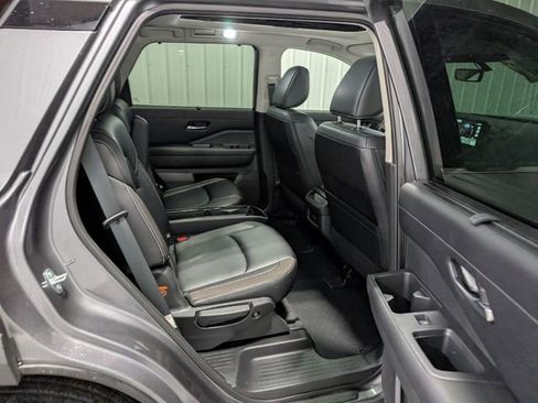 Used 2023 Nissan Pathfinder SL w/ SL Premium Package AWD/4WD image 27