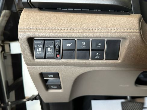 Used 2018 Honda Odyssey EX-L image 18