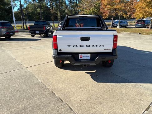 New 2025 Toyota Tacoma Trailhunter image 5