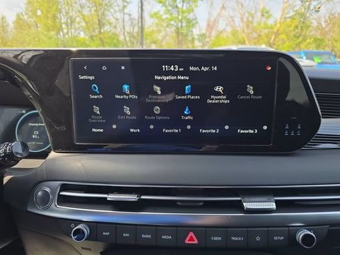 Used 2025 Hyundai Palisade Calligraphy AWD/4WD image 18