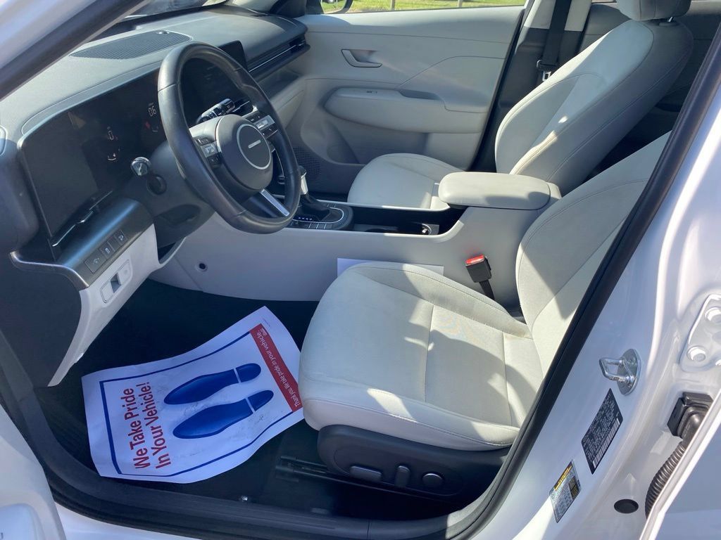 Used 2024 Hyundai Kona SEL AWD/4WD image 5