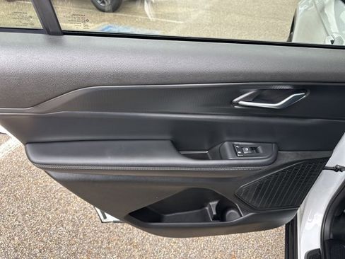 Certified 2024 Jeep Grand Cherokee L Laredo image 37