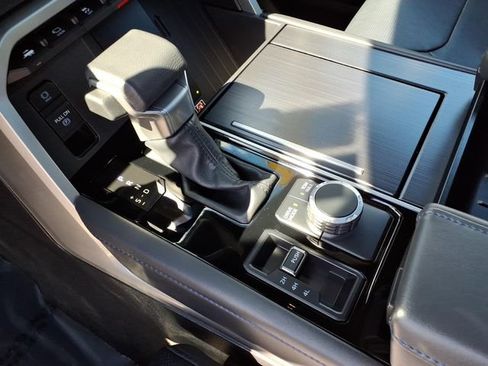 Used 2025 Toyota Tundra Platinum AWD/4WD image 24
