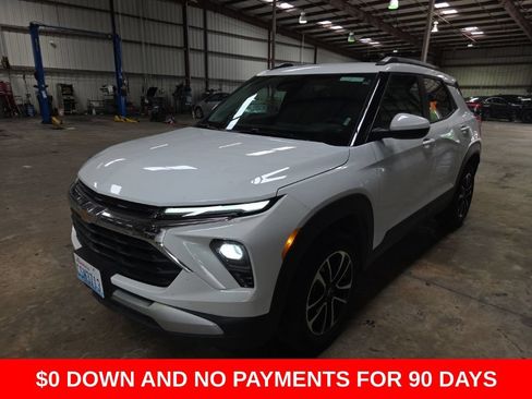 Used 2025 Chevrolet TrailBlazer LT AWD/4WD image 1
