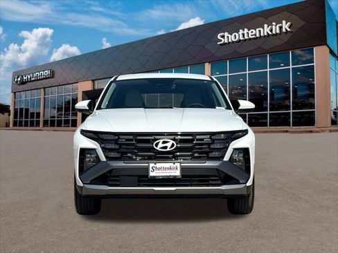 Certified 2026 Hyundai Tucson SE image 2