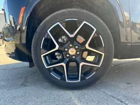 Used 2025 Chevrolet Traverse High Country w/ LPO, Floor Liner Package AWD/4WD image 24