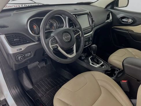 Used 2017 Jeep Cherokee Limited AWD/4WD image 10