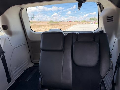 Used 2018 Dodge Grand Caravan SXT FWD image 8