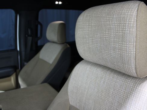 Used 2023 Ford F150 XLT RWD image 4