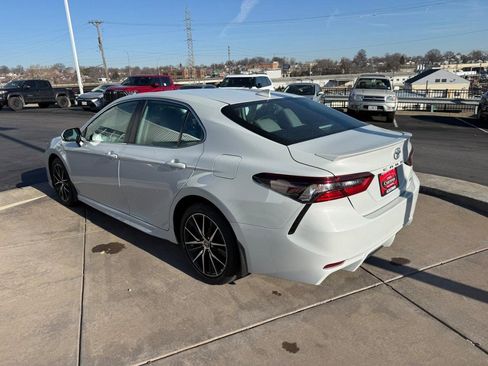 Used 2024 Toyota Camry SE w/ Cold Weather Package image 8